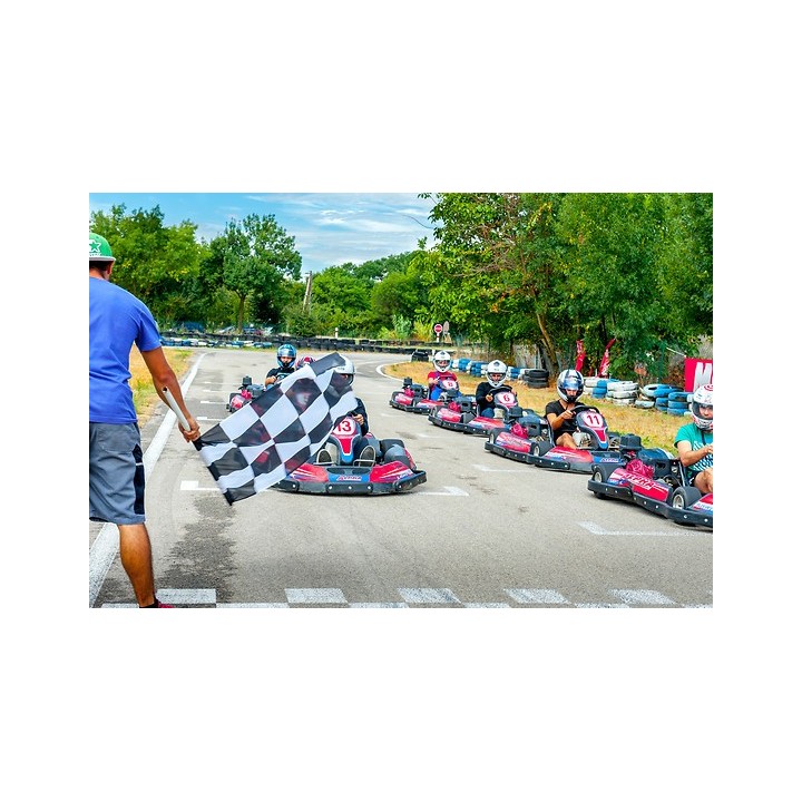 Découvrez 3 séries de 10 mm de karting a la Calmette