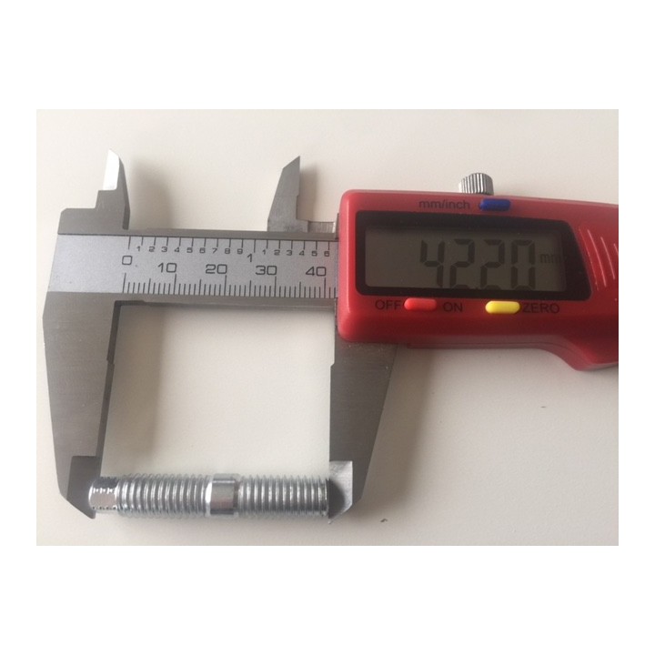 Goujon de moyeu M8x42mm