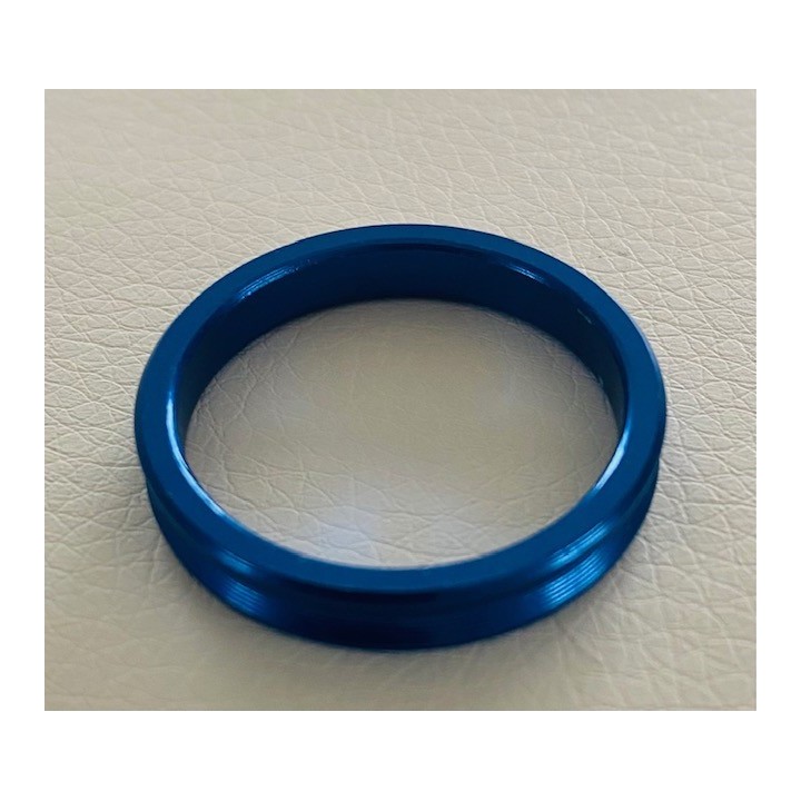 Mac MINARELLI Entretoise fusee 25x5 mm. alluminium anodizee noire